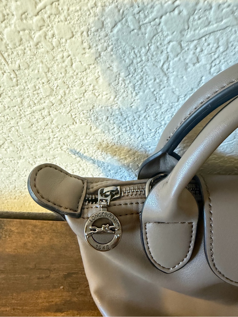 Longchamp LE PLIAGE XTRA XS HANDBAG
Turtledove - Leather Like New - Picture 7 of 12